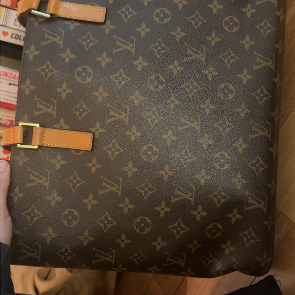 Louis Vuitton Monogram Luco Tote - Picture 4 of 11